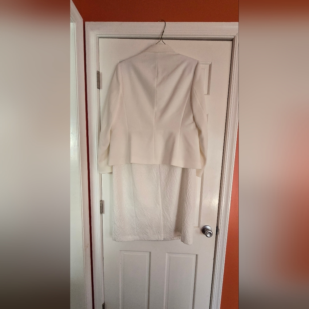 Women's Kasper white sleeveless dress with matching Blazer